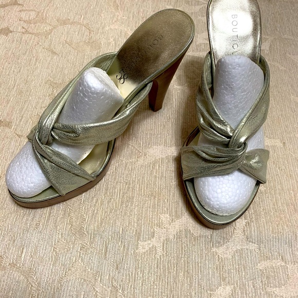 STYLISH PLATFORM AND STACKED HEELED SLIDES - Picture 4 of 6